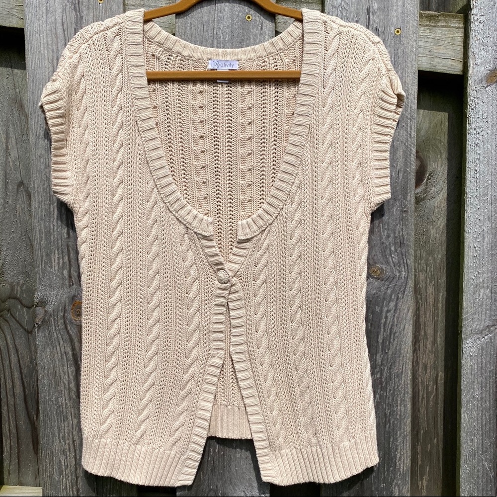 Short sleeve Cardigan one button Size XL great!
